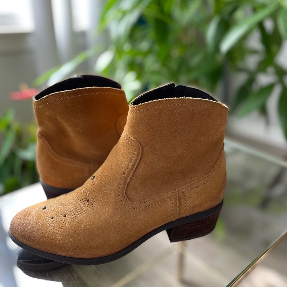 Stylish Clarks boots.  Leather.  Purchased in England